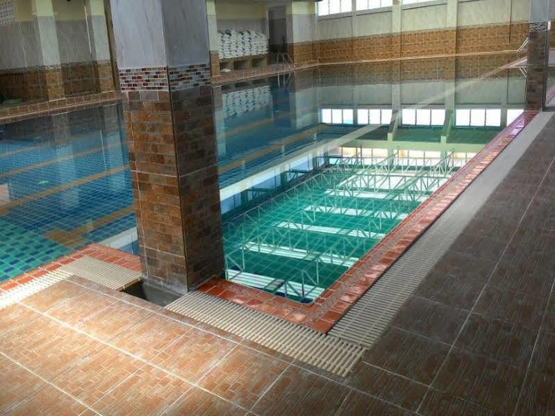 Ac Sport Village Bangkok Bagian luar foto